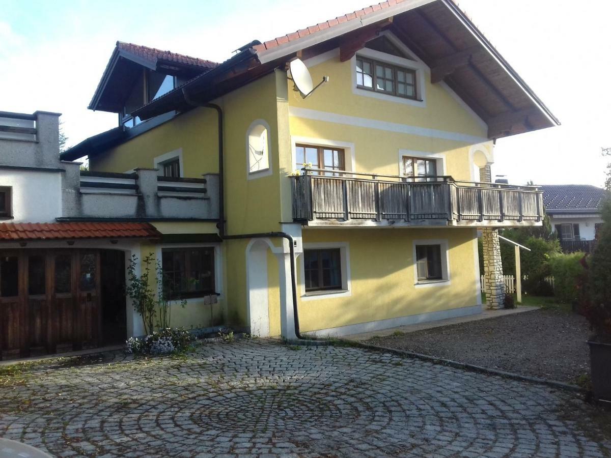 Ferienwohnung Wiesmuehlstrasse Henndorf am Wallersee Exterior photo